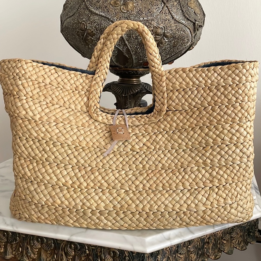Straw handbag